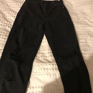 Black ripped american eagle mom jeans 00